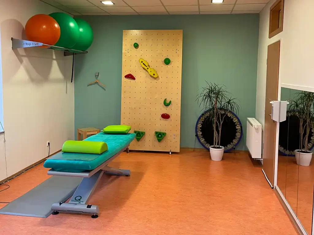Physiotherapie PhysioVital in Sinzig - Therapiezimmer mit Hilfsmittel